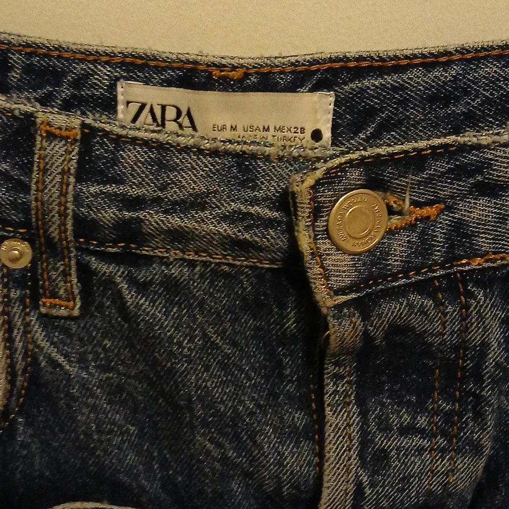 Zara Blue Denim Skirt with Button Detail - Picture 3 of 3